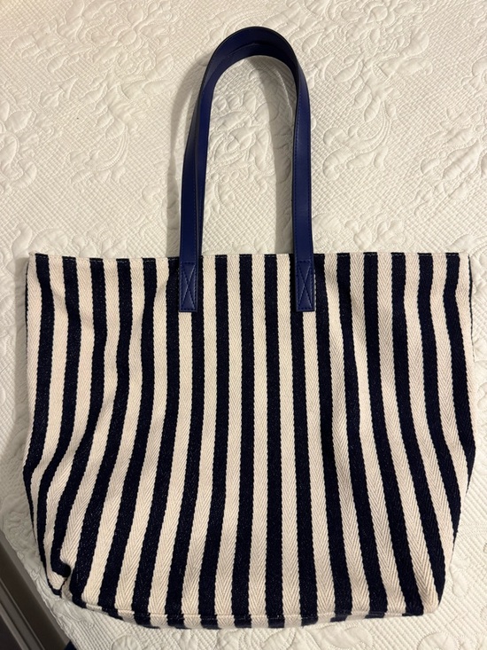 Barnes & Noble Handbags - Barnes & Noble Striped Canvas Tote Bag - Navy & Cream Coastal Book Tote